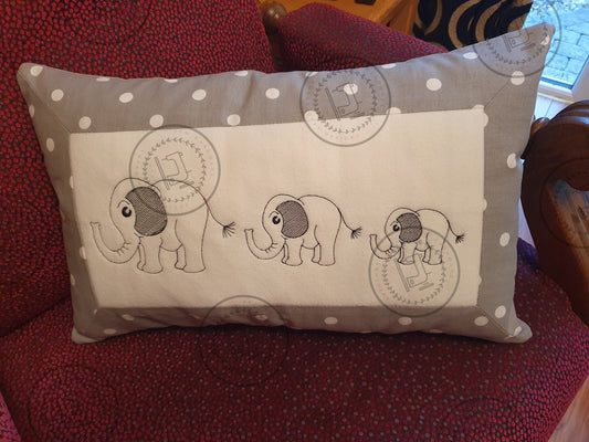 SKETCH ELEPHANT FAMILY Machine Embroidery Design - SEF023 3 x Elephants in a row 4" x 14"