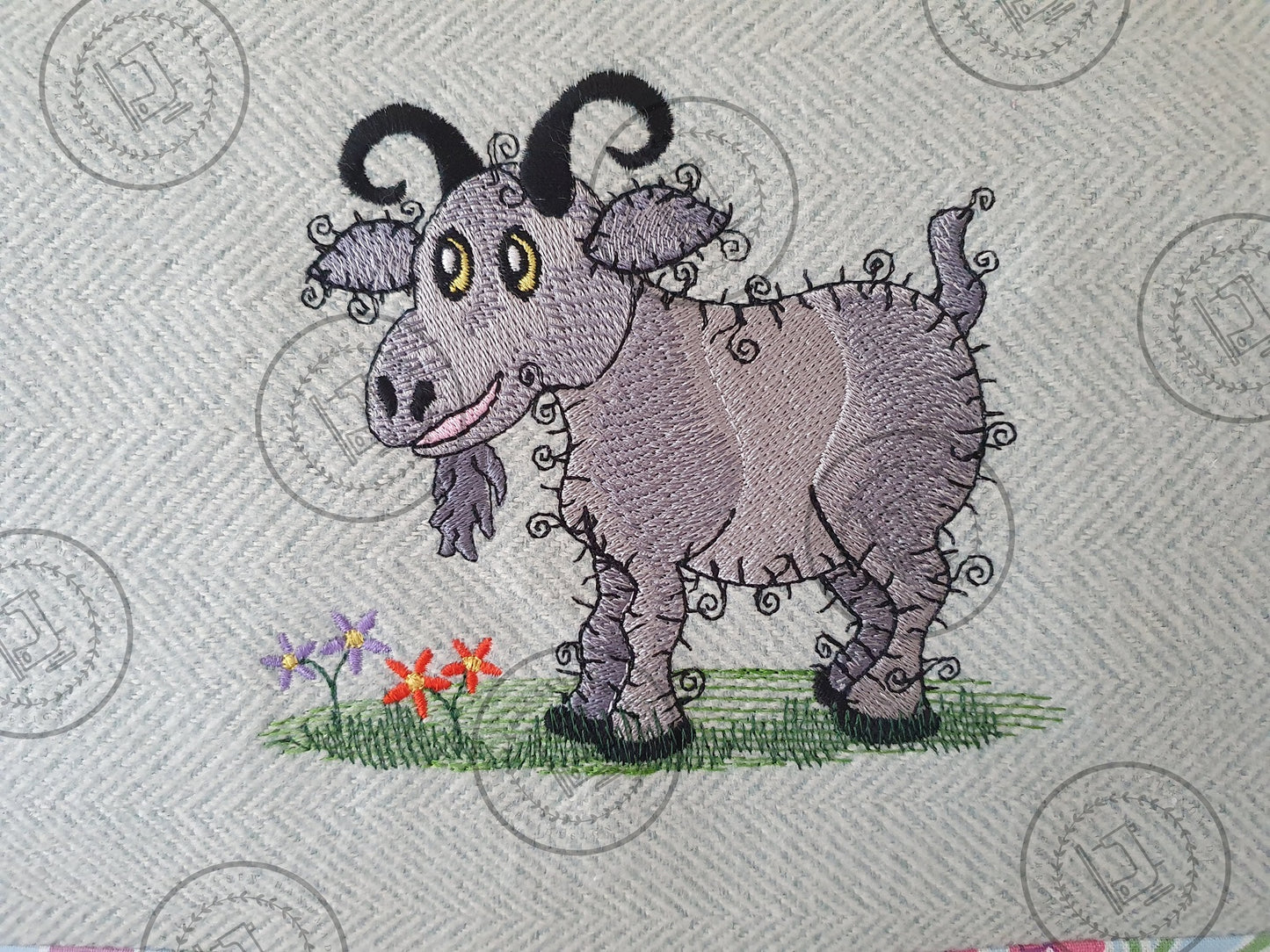 RAGGY GOAT Embroidery Design - RS014   5 x 6