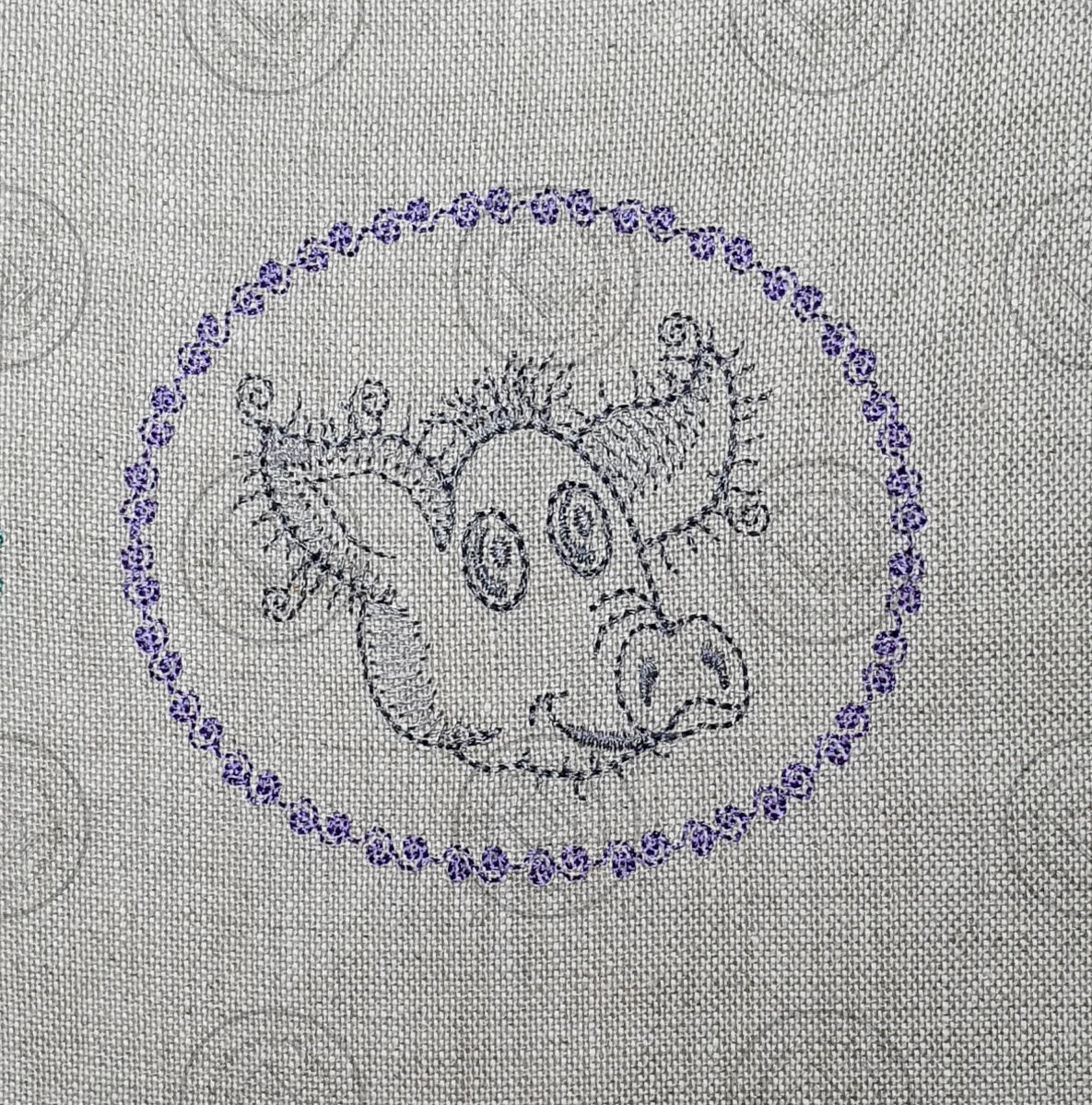 SKETCH CAMEO PIG Embroidery Design - SC07   3.5 x 4