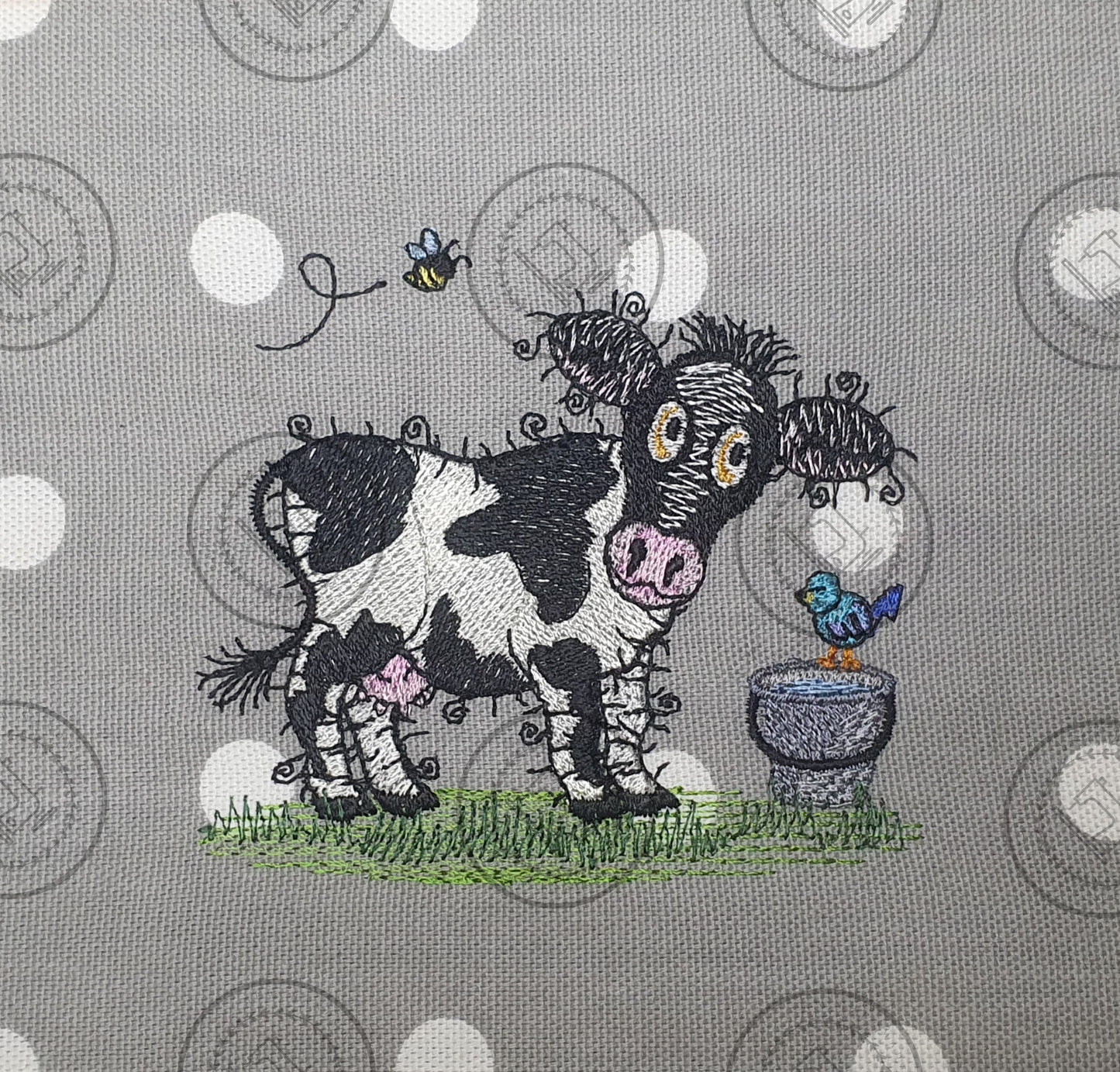 RAGGY COW Embroidery Design - RSS008   4 x 4