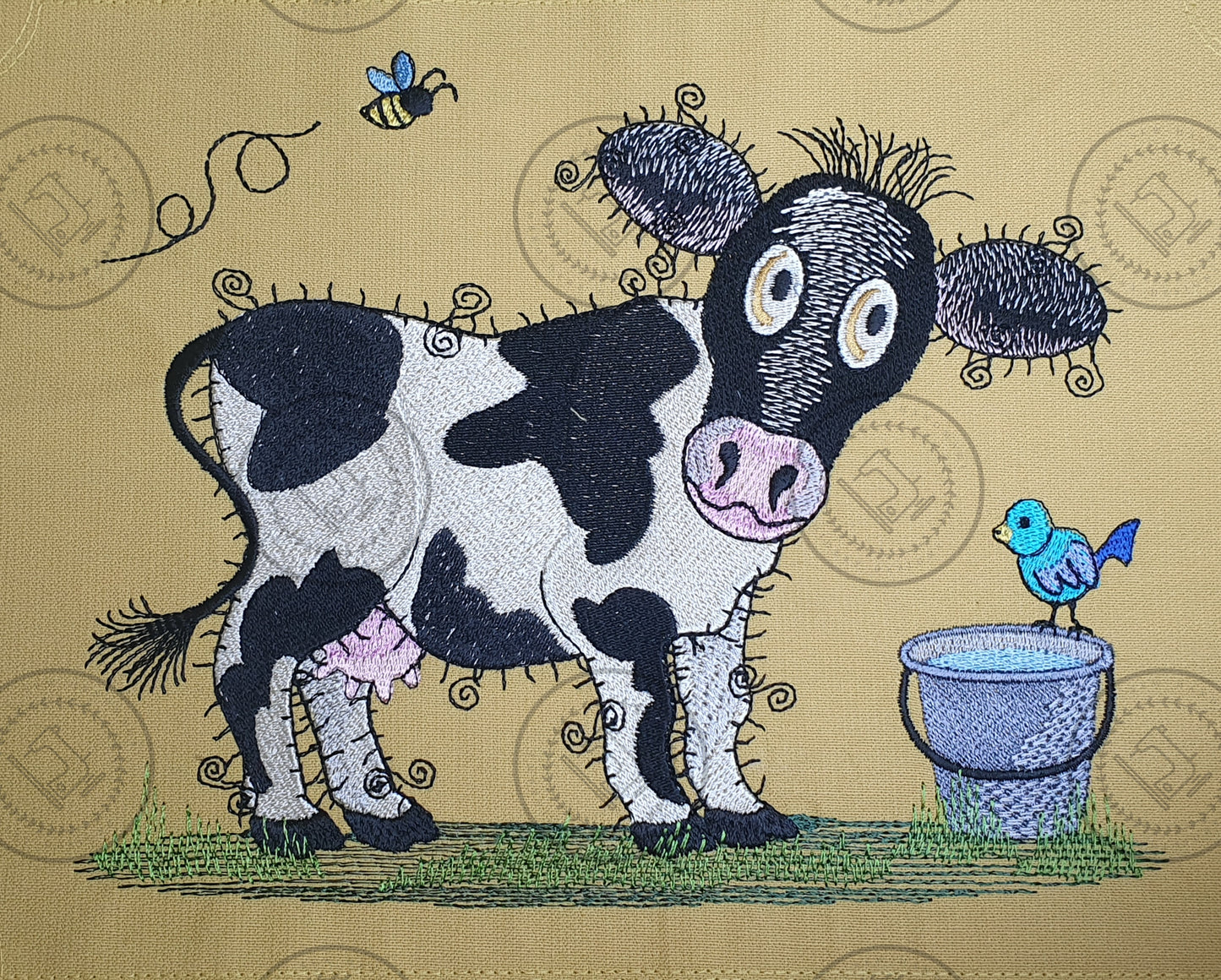 RAGGY COW Embroidery Design - R008    7 x 8.5