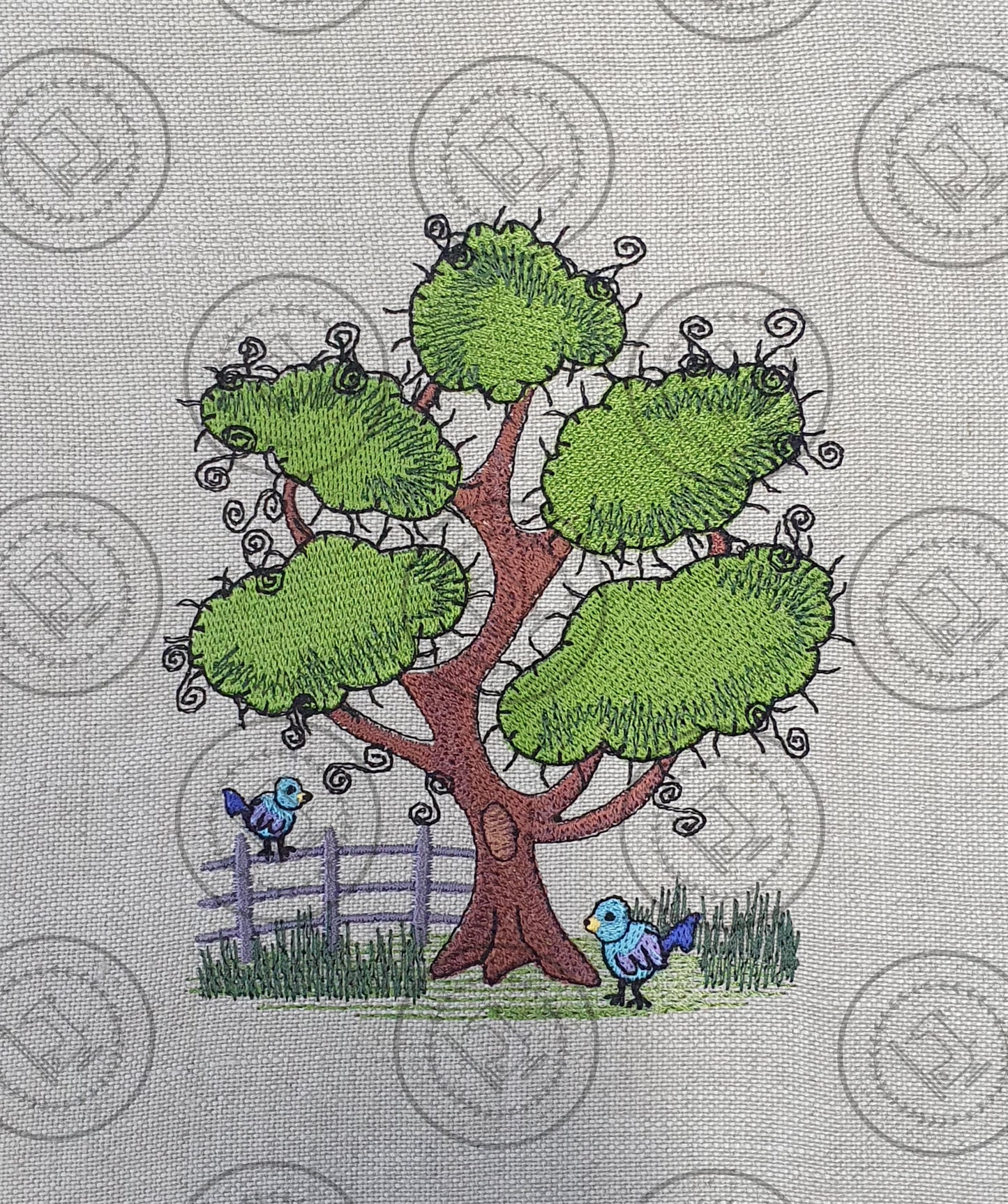 RAGGY TREE Embroidery Design - R009   5 x 5.5